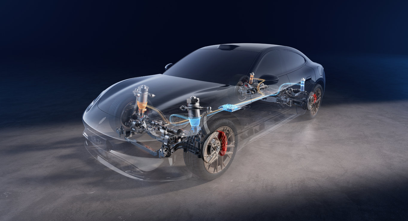 SAIC Z7 interior view, showcasing the double-wishbone and rear five-link independent suspension.