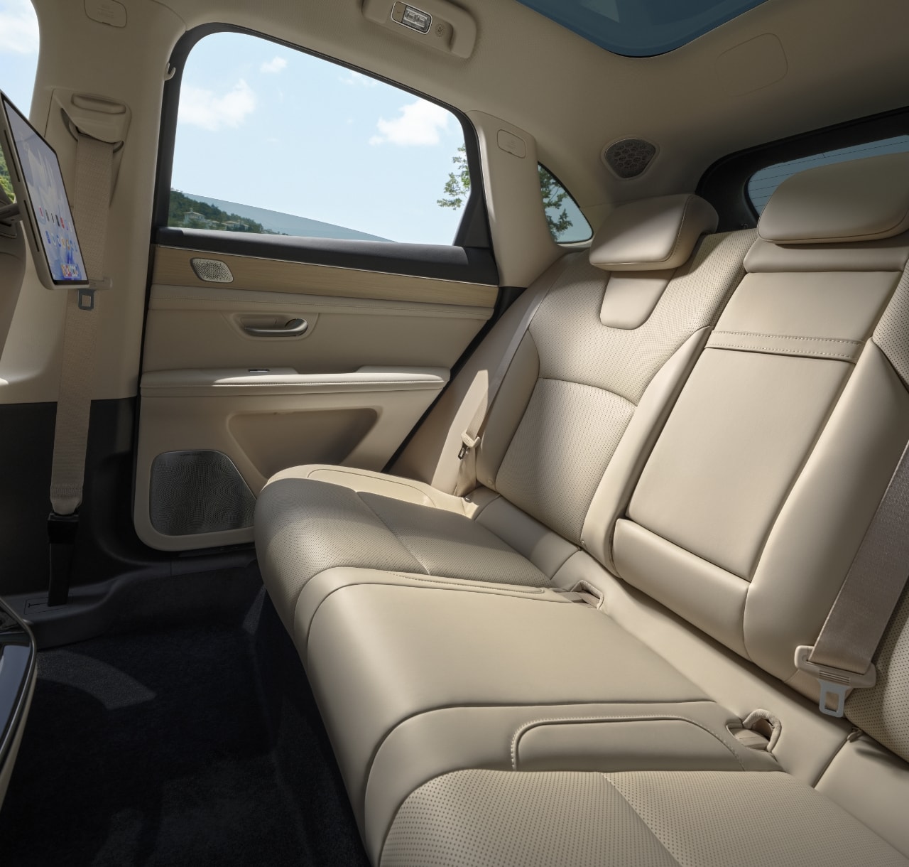 AITO New M5 Ultra Generous Rear Seat Space