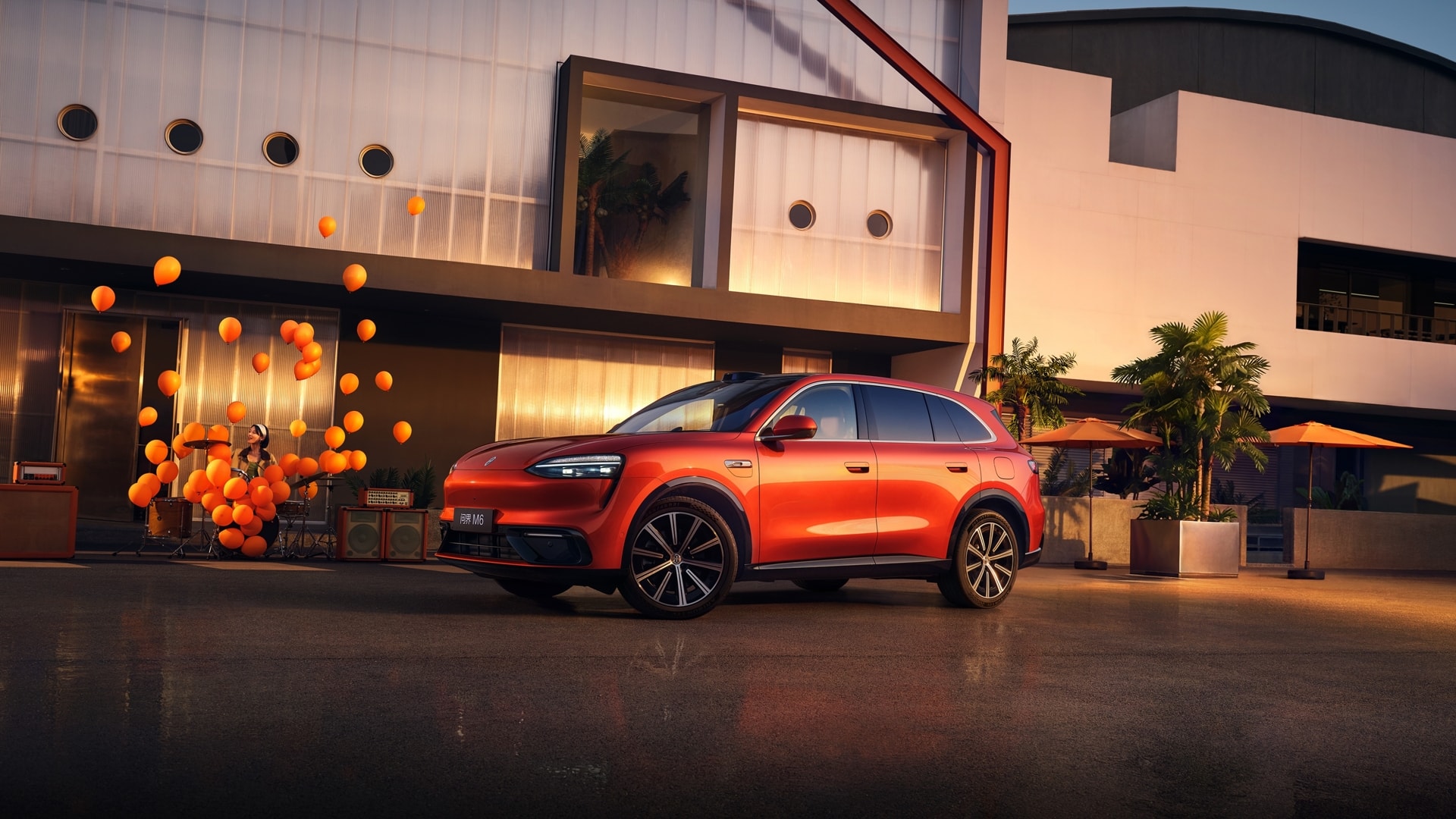 AITO M6 Vivid Orange