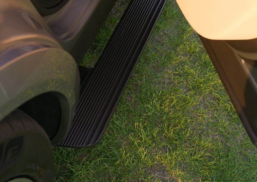 AITO M8 fully automatic power running board