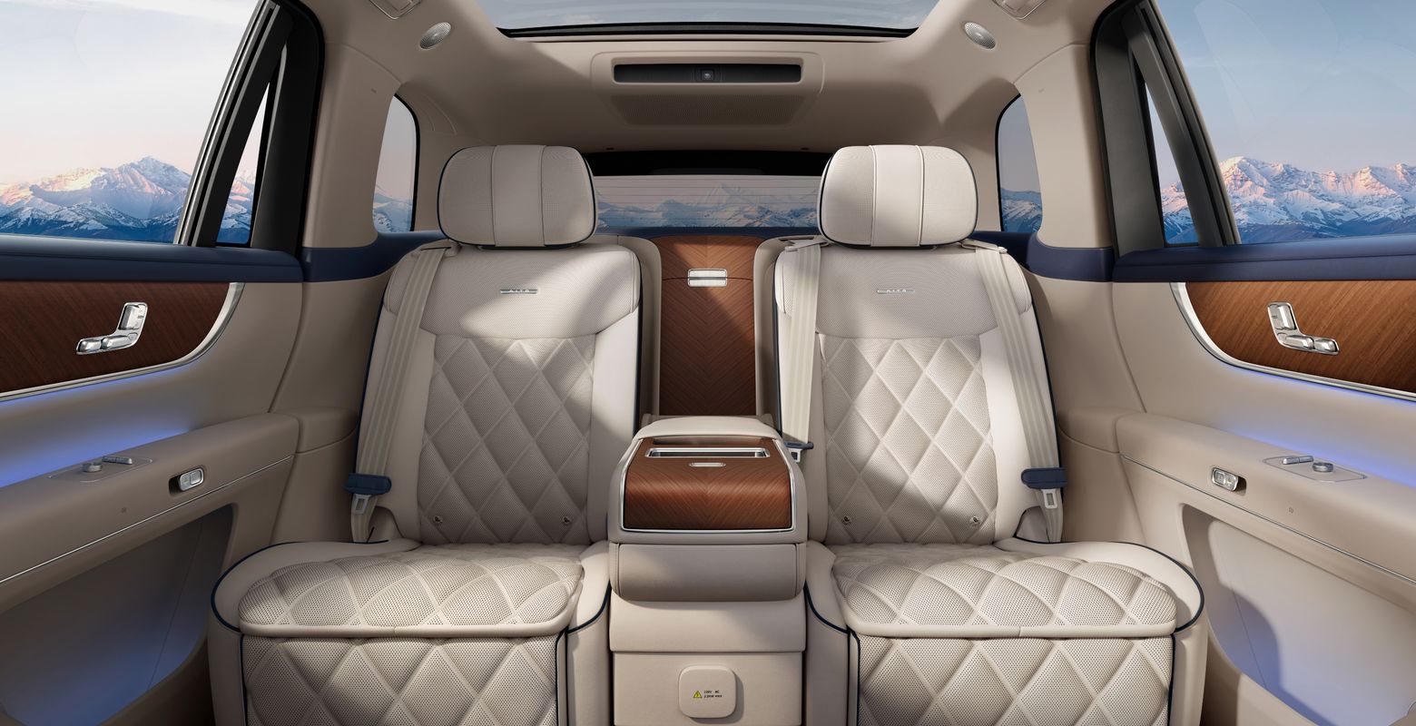 AITO M9 Moonlit White Interior