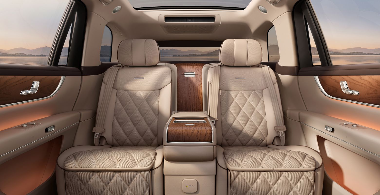 AITO M9 Blossom Apricot Interior