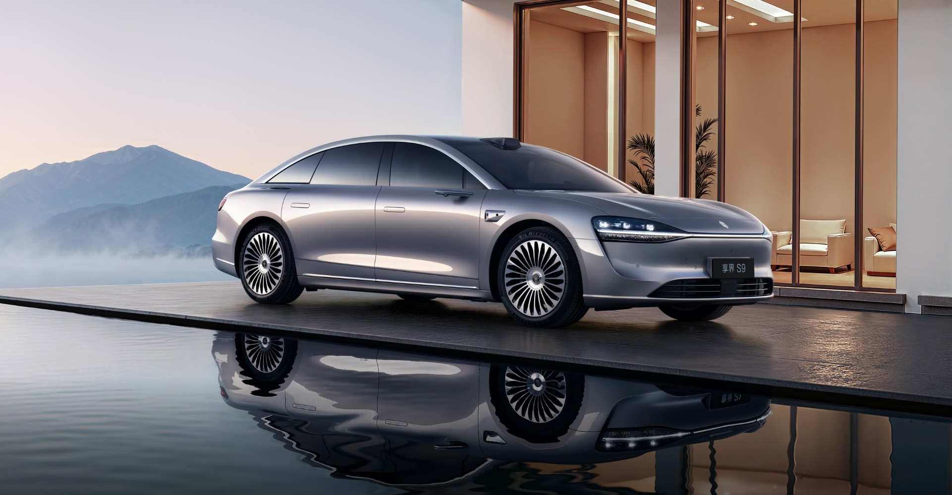 Stelato S9 Flowing Silver Exterior