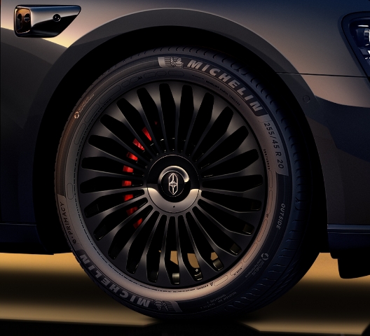 Stelato S9 Obsidian Package Wheel Close-up