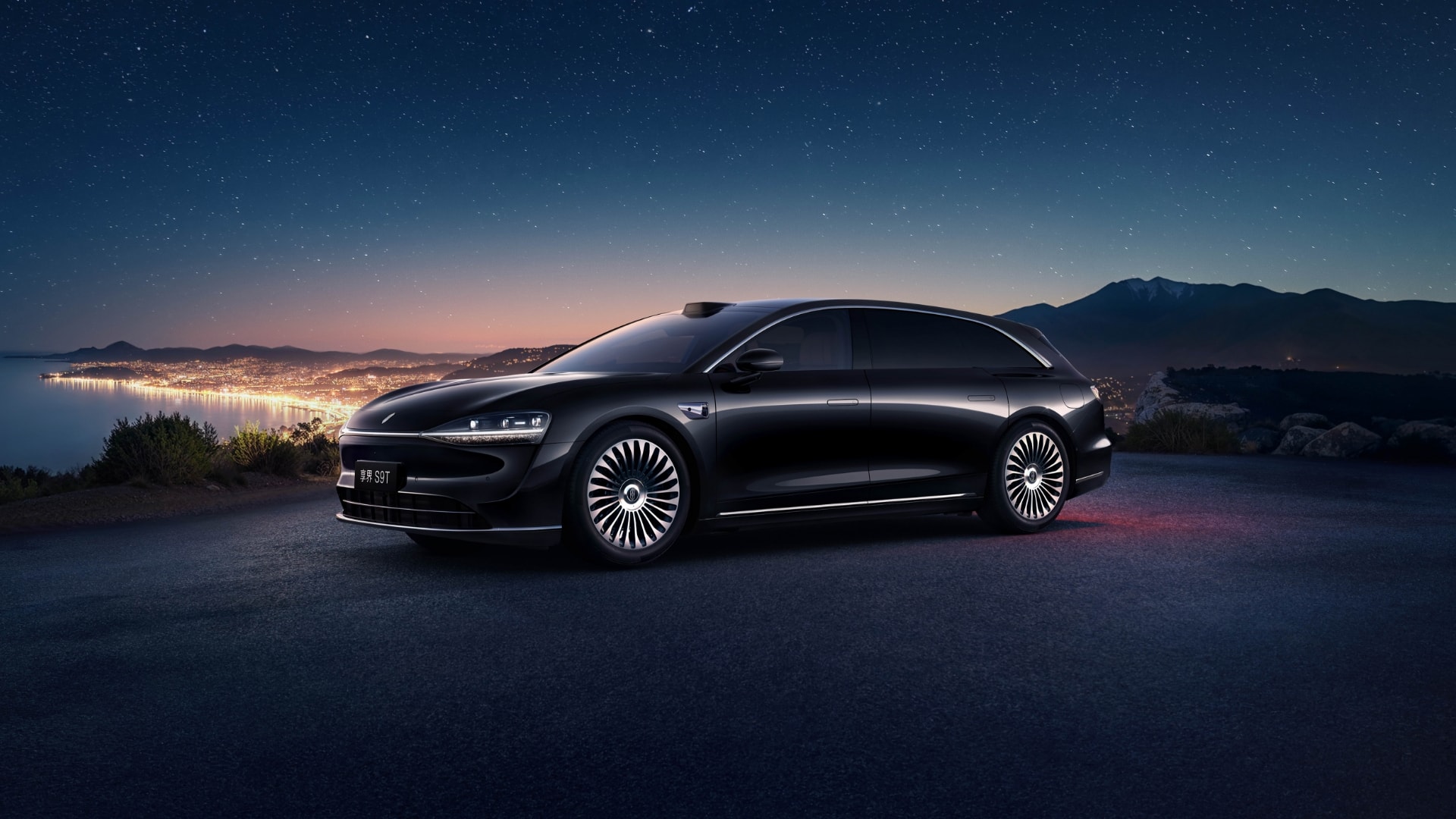 Stelato S9T Obsidian Black Exterior