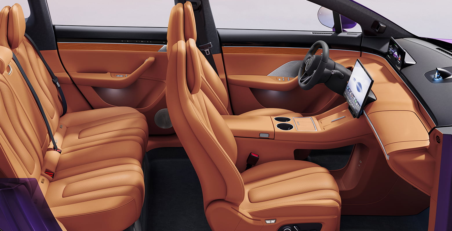 Luxeed R7 Red Tea Orange interior