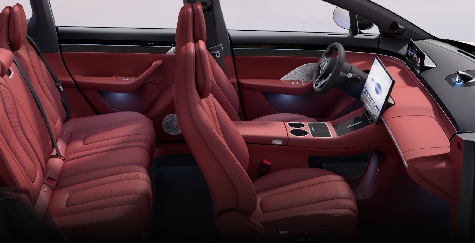 Luxeed R7 Quail Feather Red interior