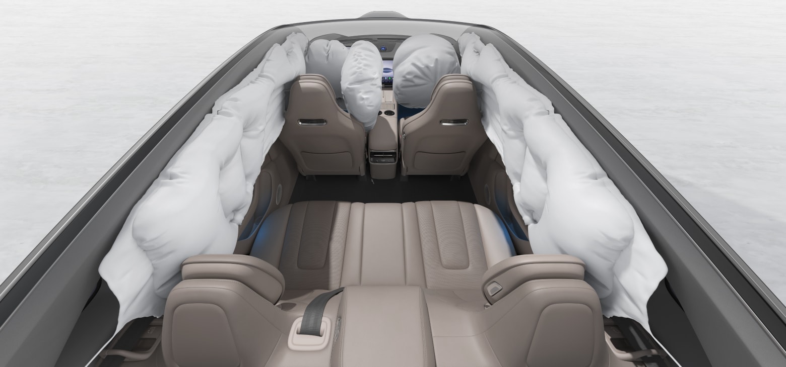 Luxeed R7 airbags provide protection in all directions.