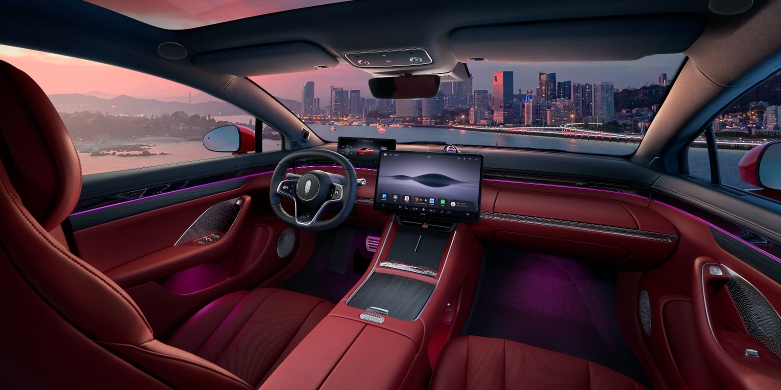 Luxeed New S7 Peacock Red interior