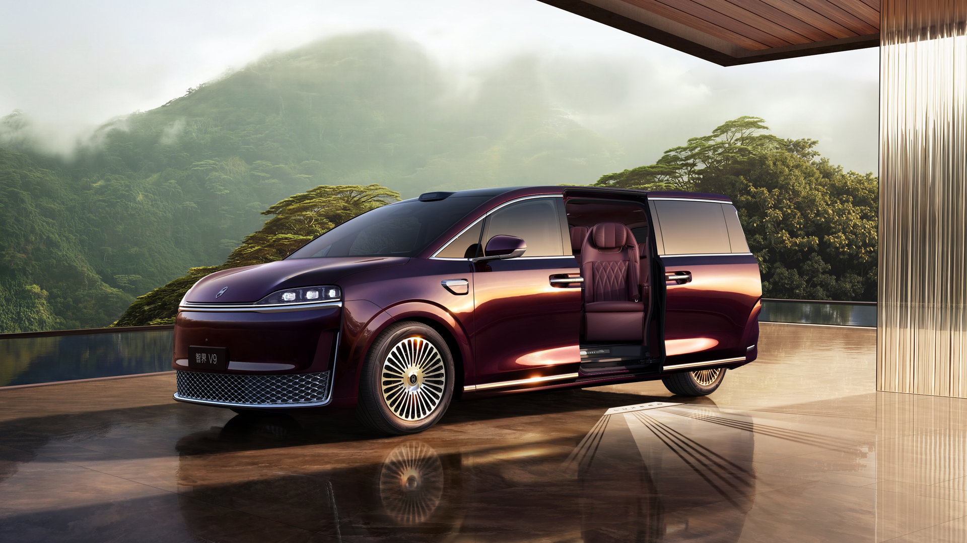 Luxeed V9 Panoramic Smart Flagship MPV