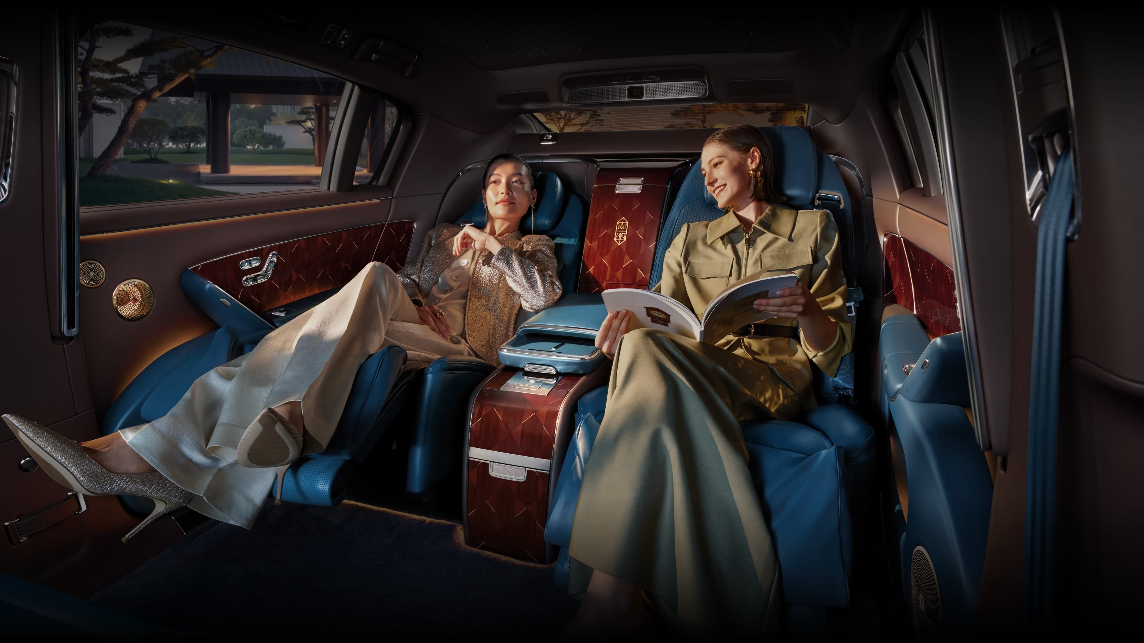 Inside Maextro S800 Grand Design Signature Grand View, user showcases the pristine cabin